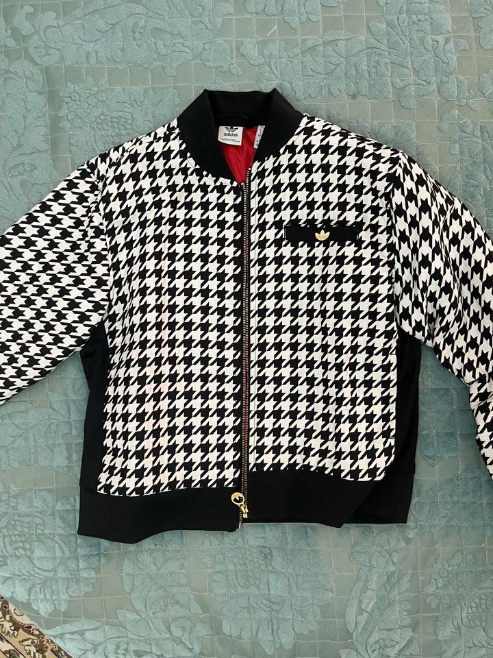 Бомбер Adidas Originals в гусиную лапку