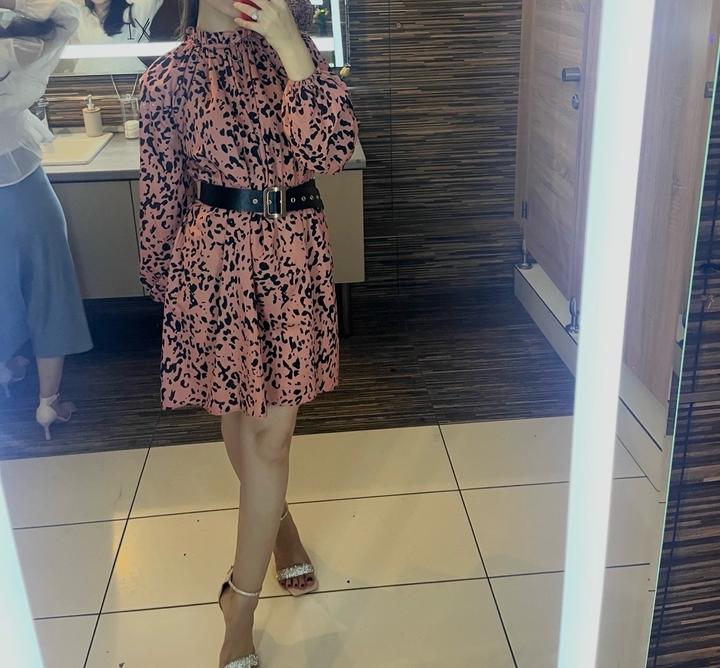 Розовое леопардовое платье