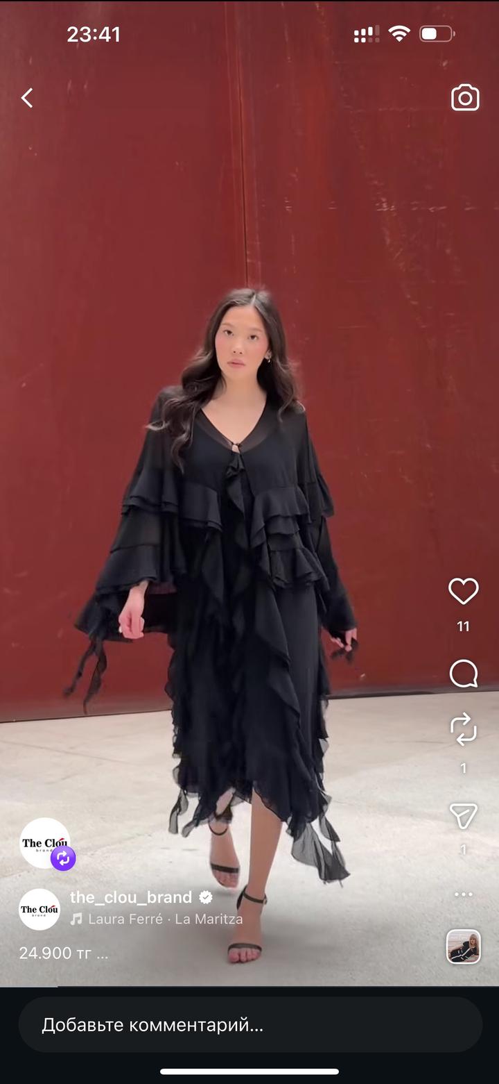 черное платье с накидкой