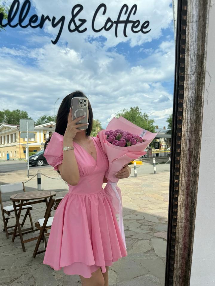 Нежное розовое платье