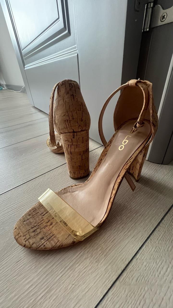 Босоножки от бренде Aldo