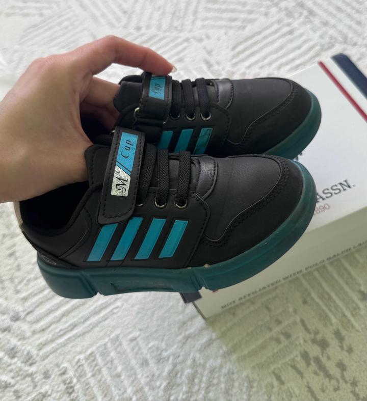 Десткие кроссовки