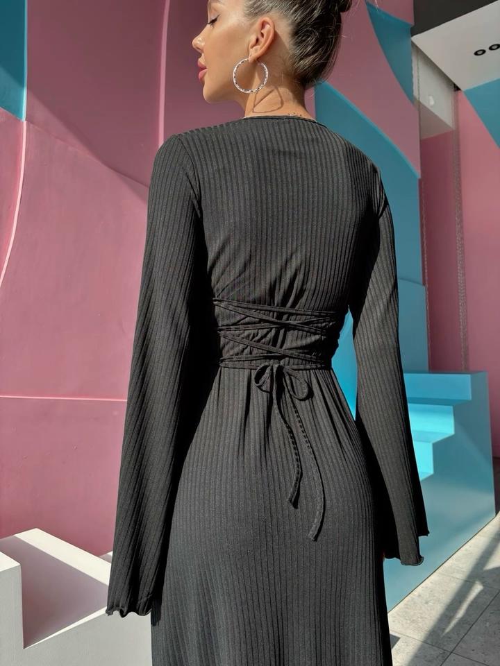 Платье на завязках сзади