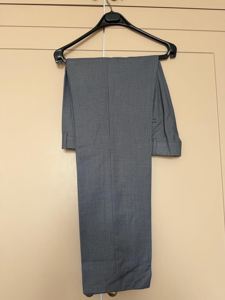 Костюм мужской тройка