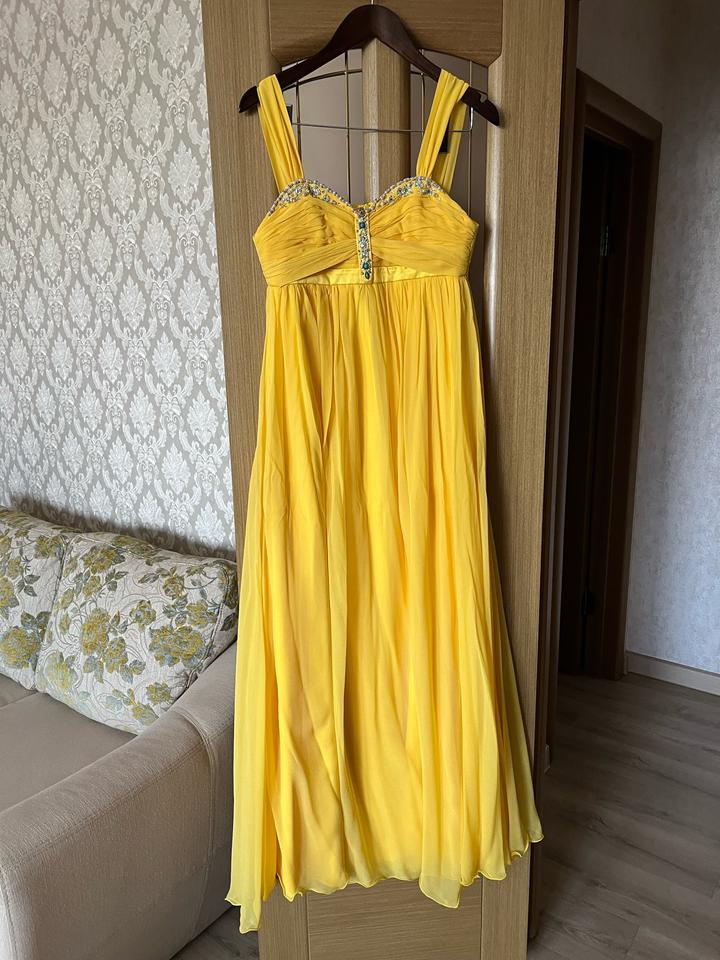 Вечернее платье