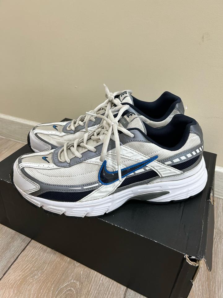 Кроссовки Nike