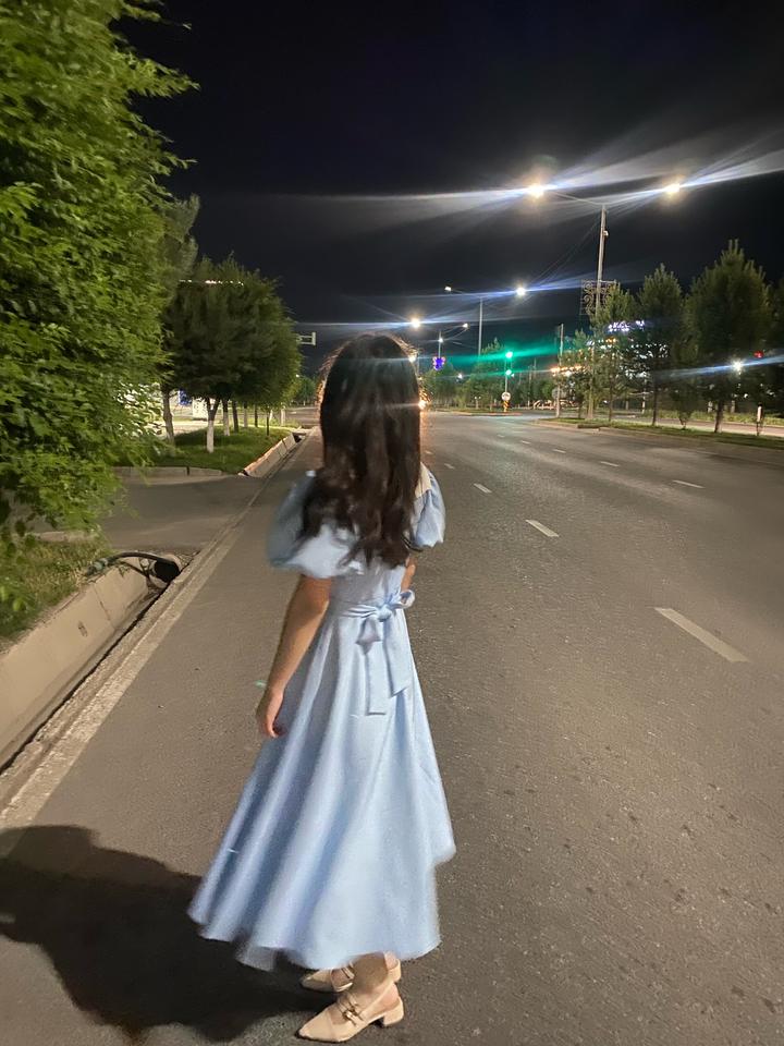 Платье с буфами