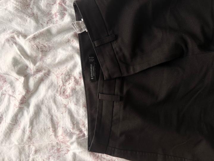 Черные брюки Stradivarius