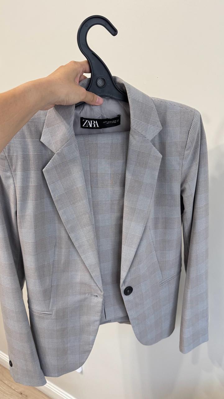 Серо-голубой костюм Zara