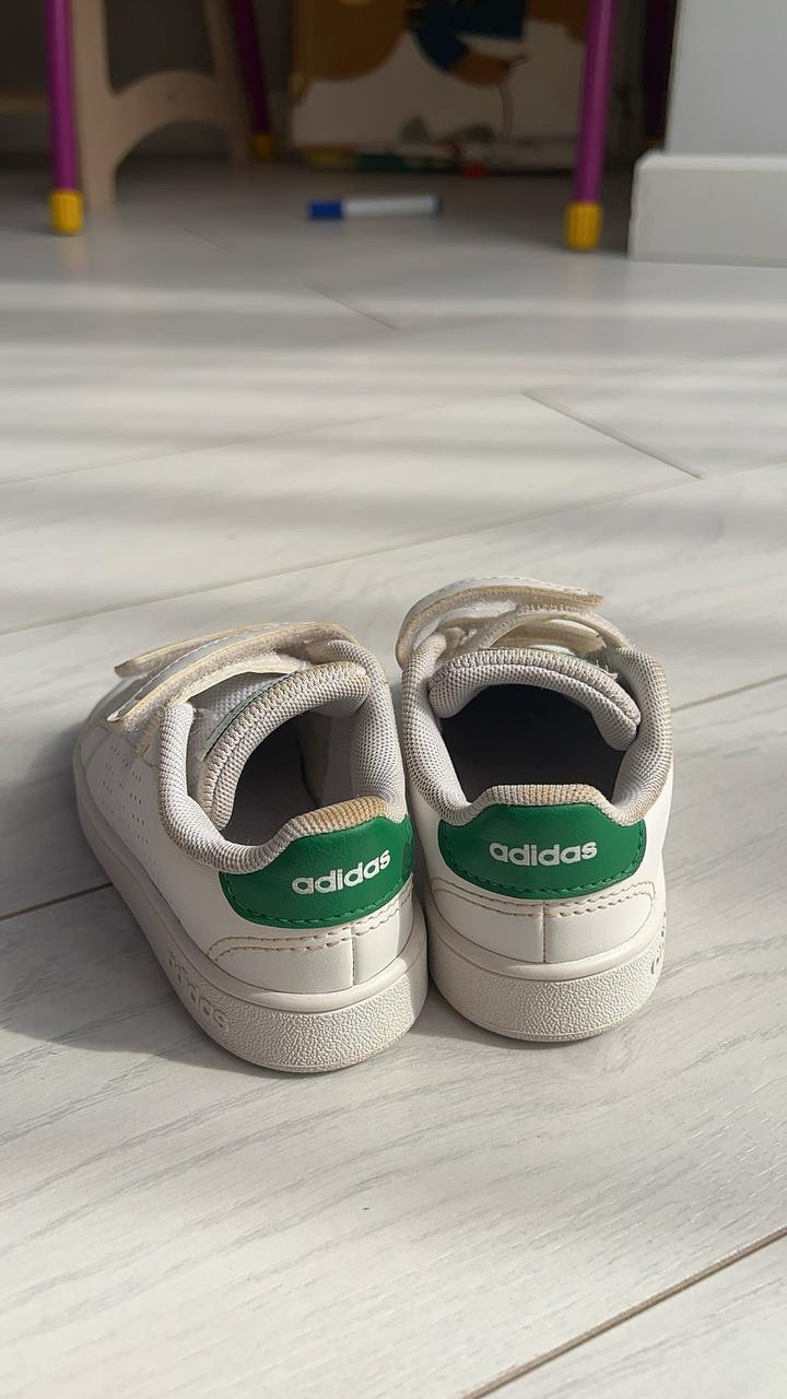 кроссовки Adidas