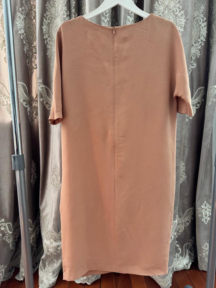 Платье свободного кроя От бренда LesCopains