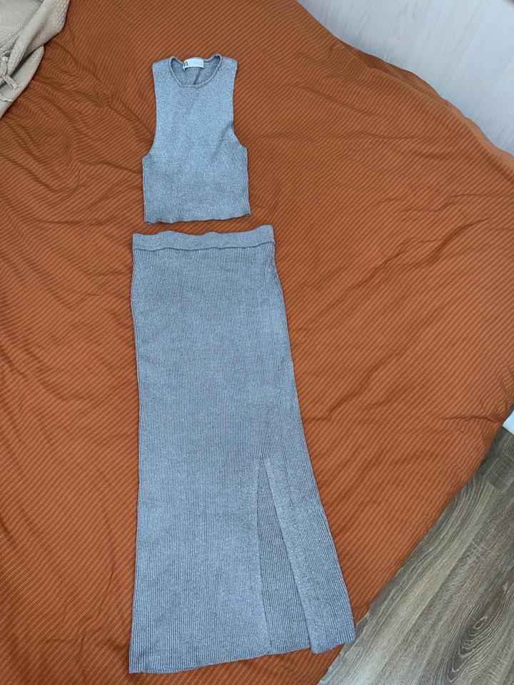 двойка серая с блестящей нитью