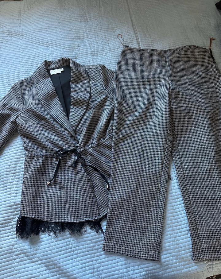 Брючный костюм женский