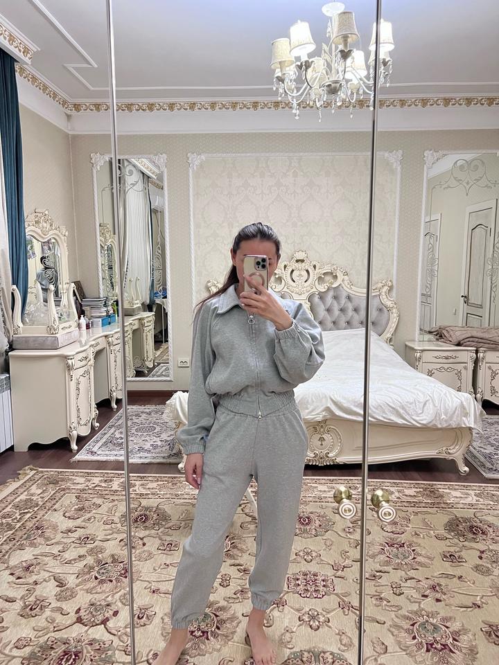 Двойка серая