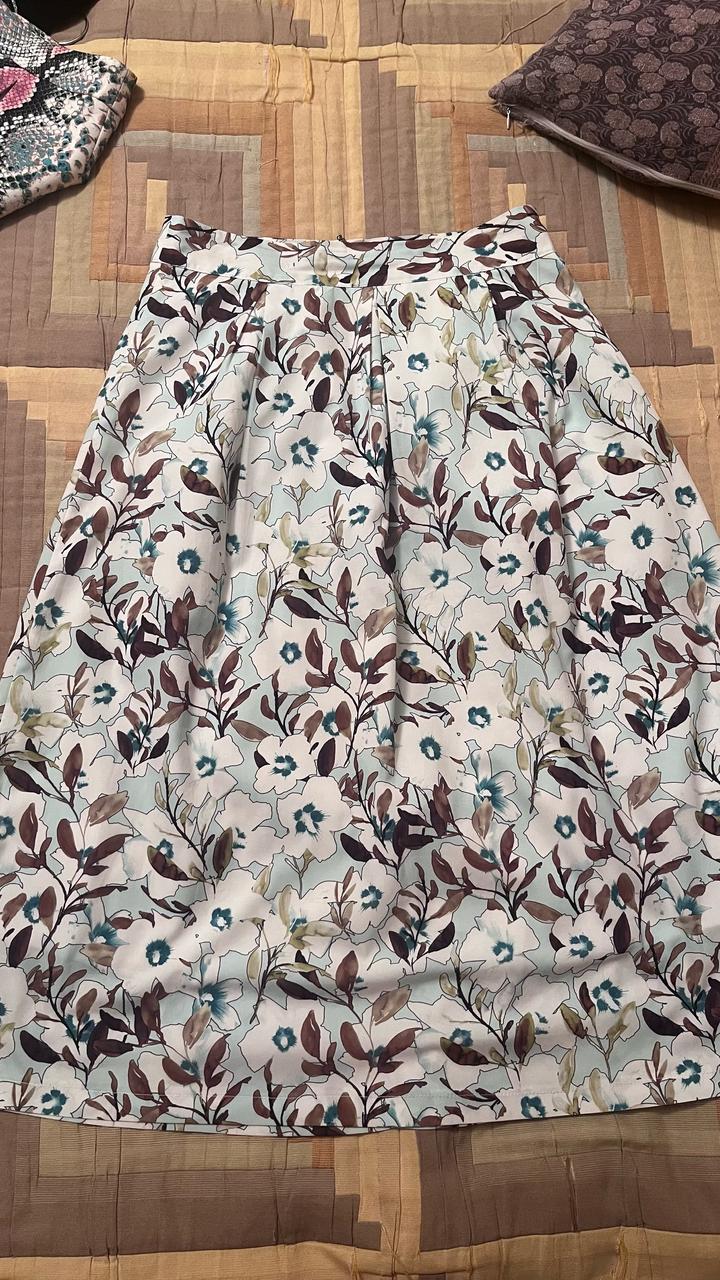 Юбка ниже колена