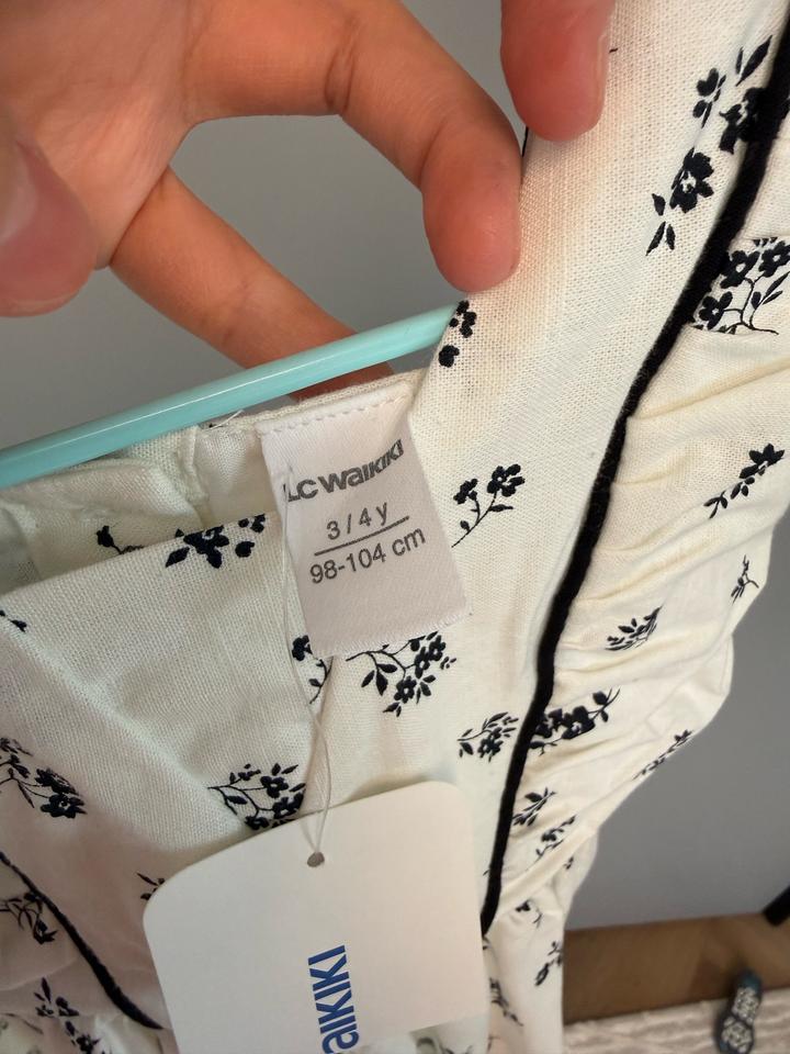 Новое Платье от LC Waikiki с этикеткой. Размер 98-104 см.