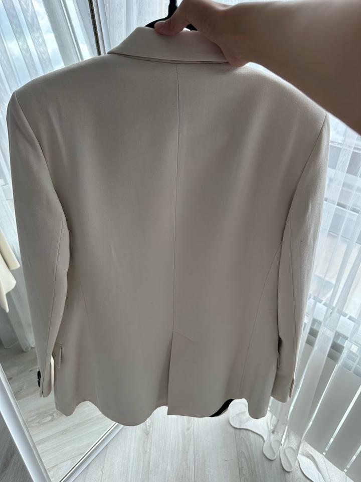 Пиджак от Massimo Dutti