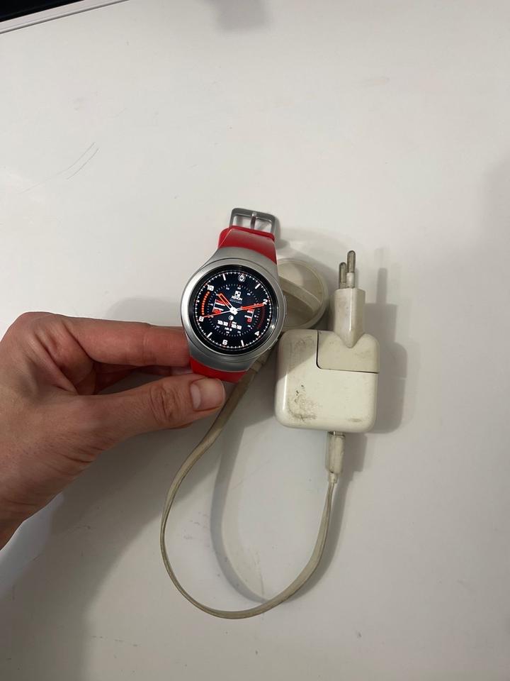 Часы Samsung Gear S2