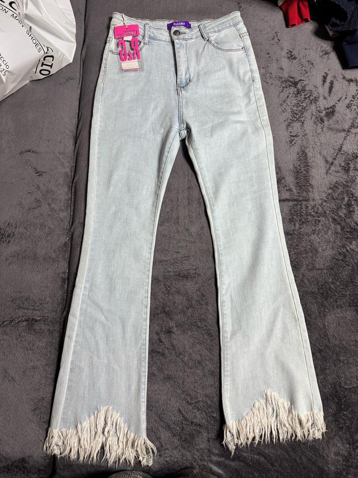 Светлые летние джинсы клеш