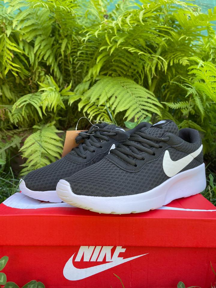 Кроссовки Nike Tanjun