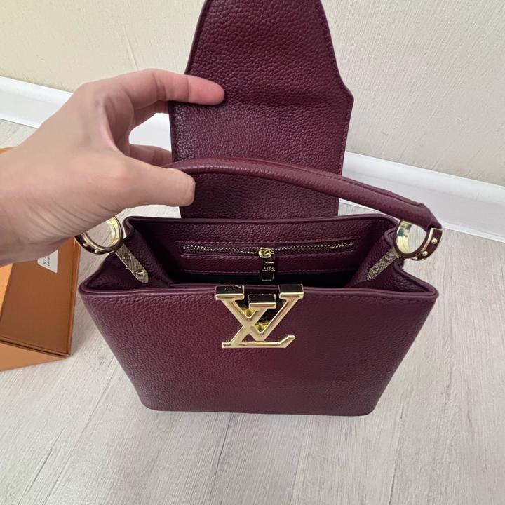 ✨ Louis Vuitton ✨Элегантная сумка Louis Vuitton в роскошном бордовом цвете.