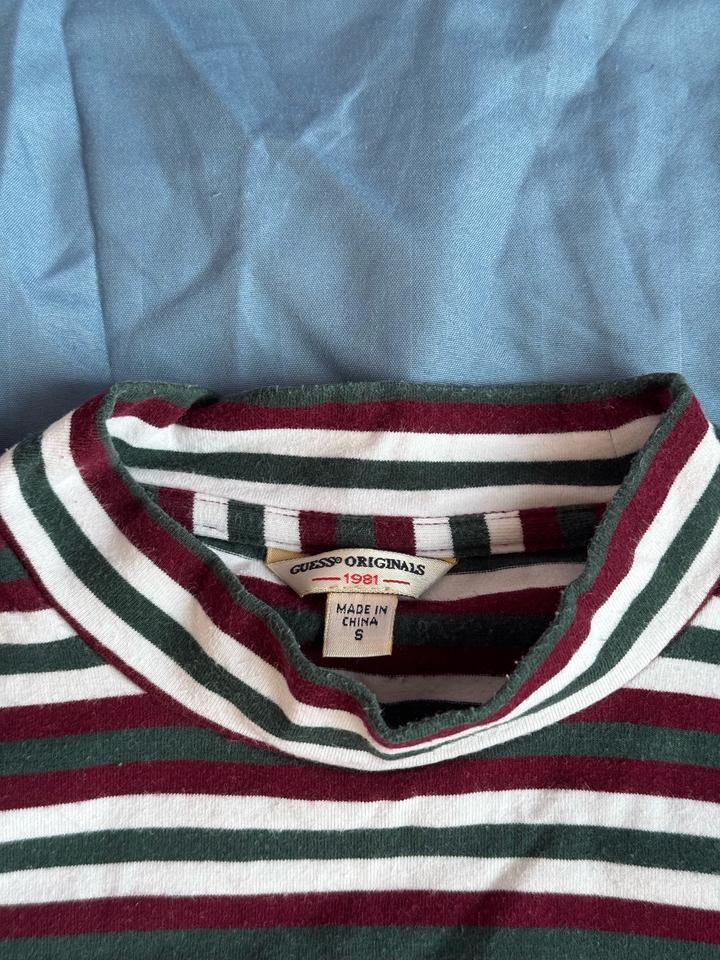 Кроп-лонгслив Guess