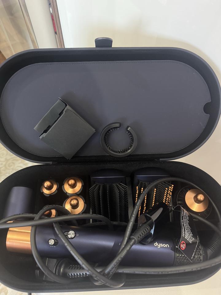 Dyson airwrap