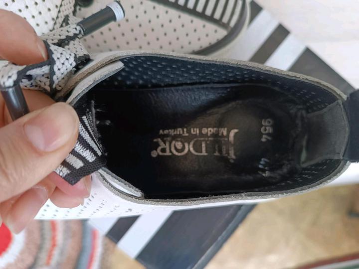 Кросовки кожаные