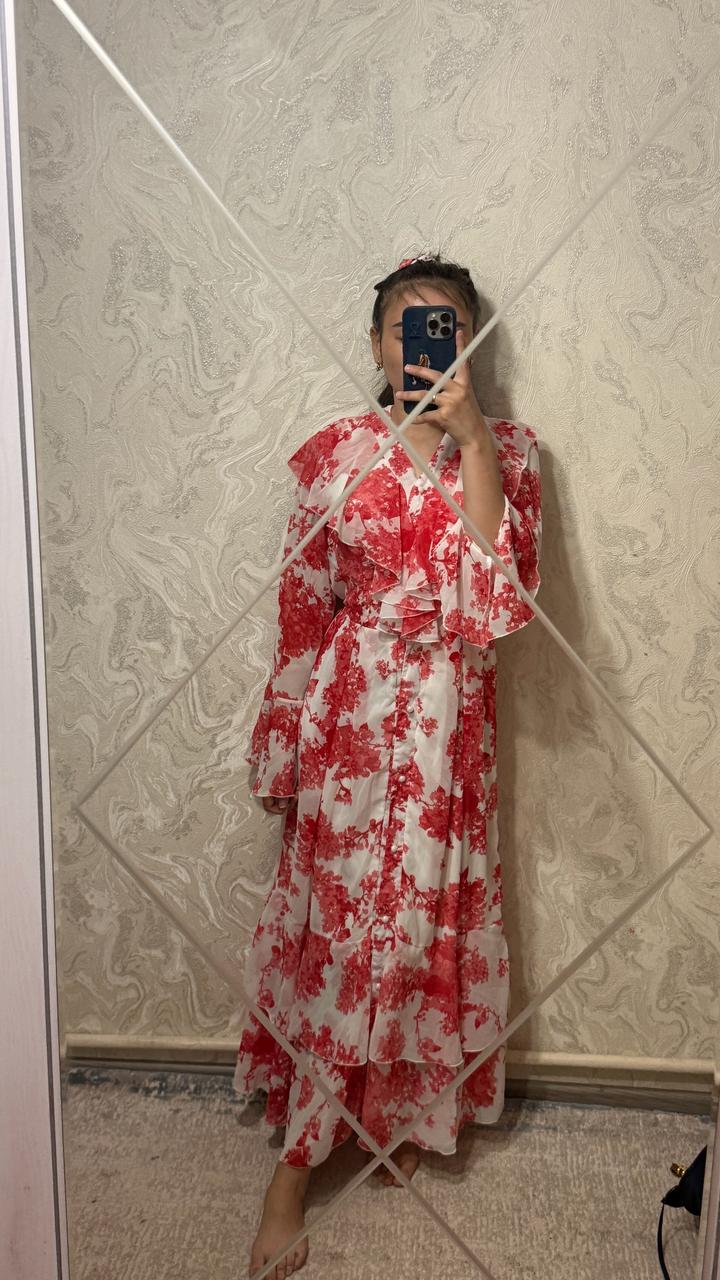 Красный платья