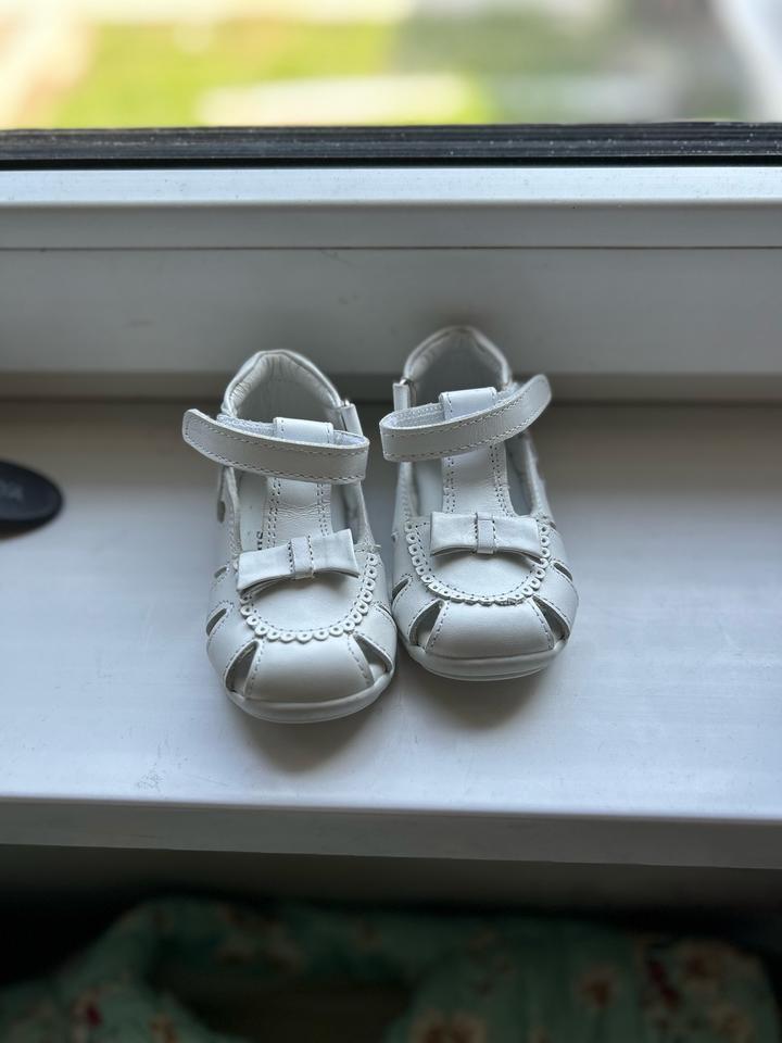 Босоножки Perlina