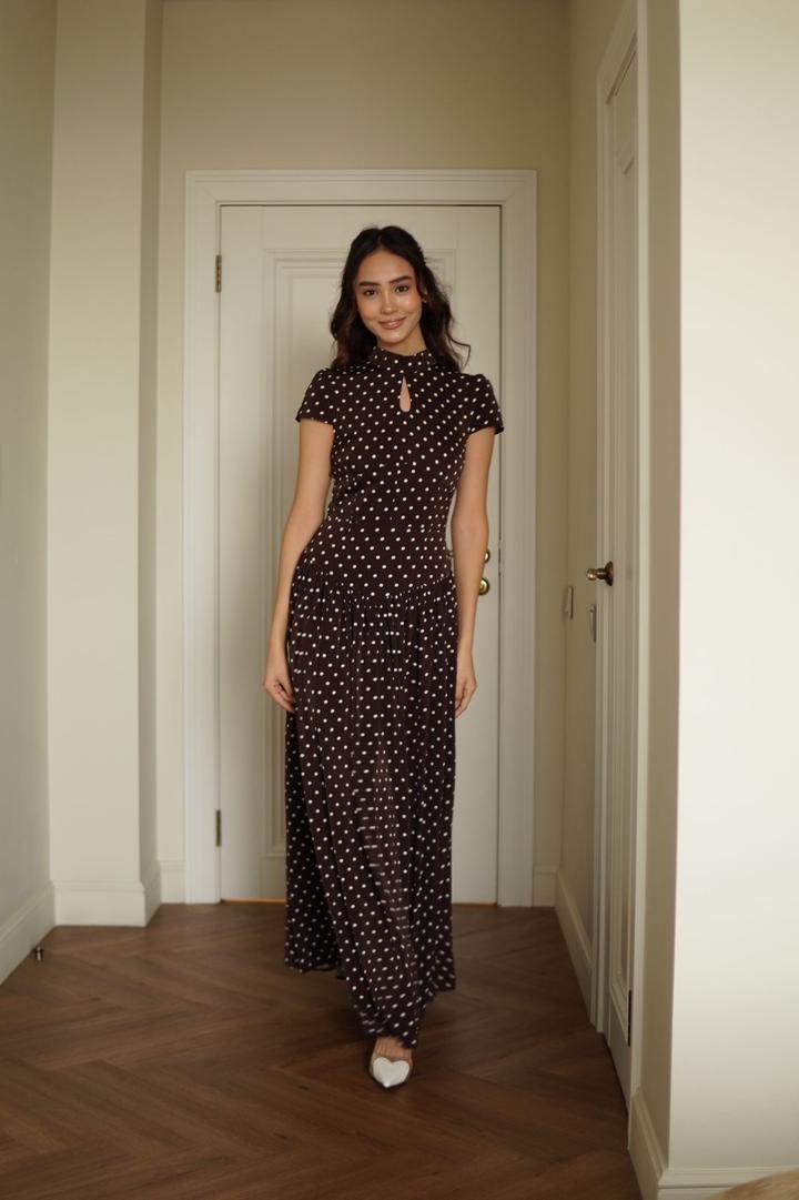 Коричневое платье с завязками новое