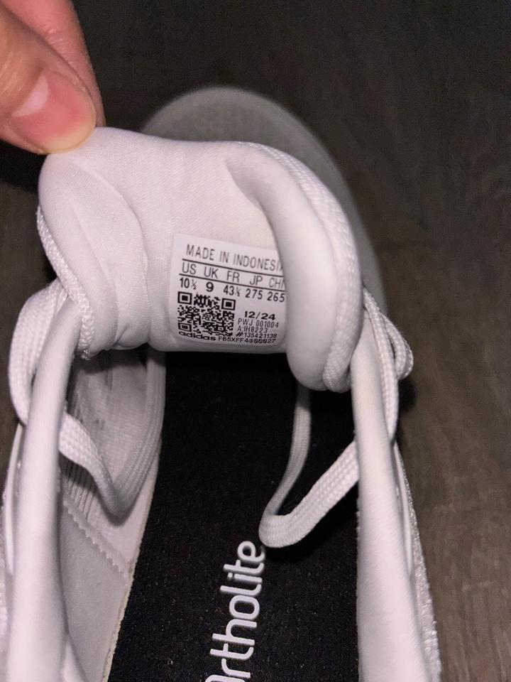 Кроссовки Adidas