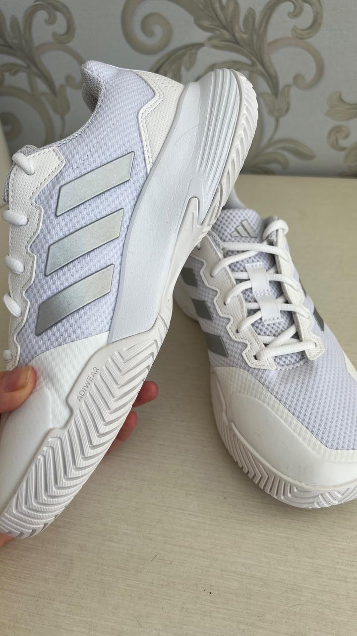 Кроссовки для тенниса Adidas
