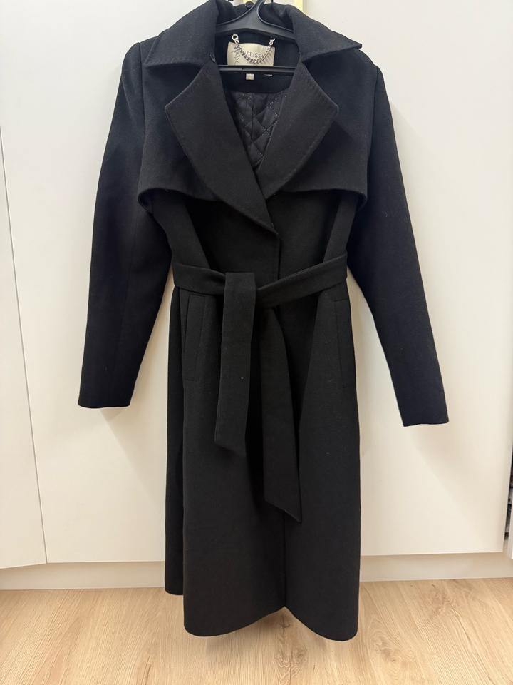 Черные зимнее пальто