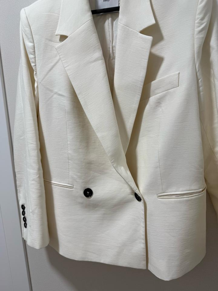 Женский пиджак Манго