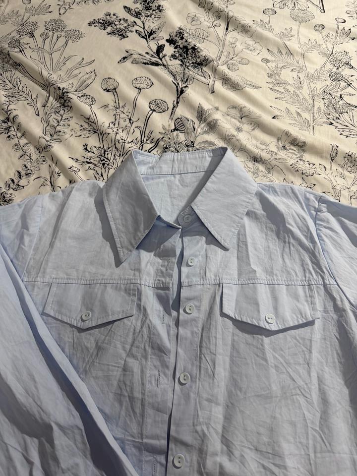 Голубая рубашка