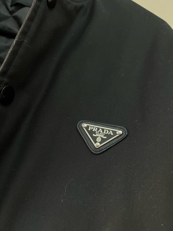 Бомбер куртка Prada