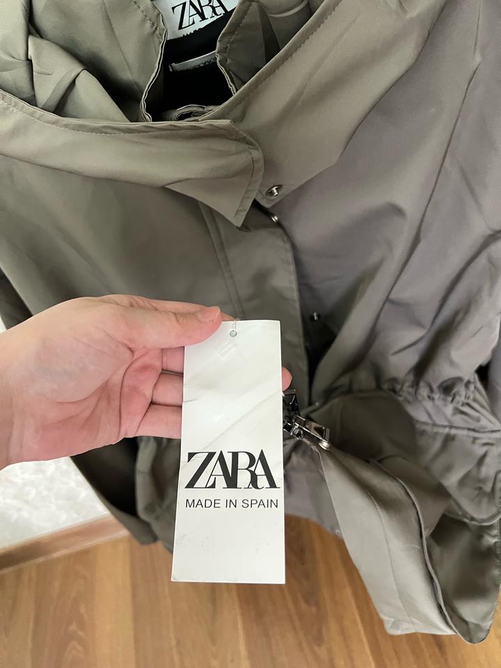 Ветровка женская