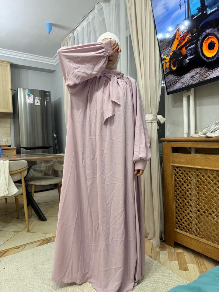 Пудро розовое платье