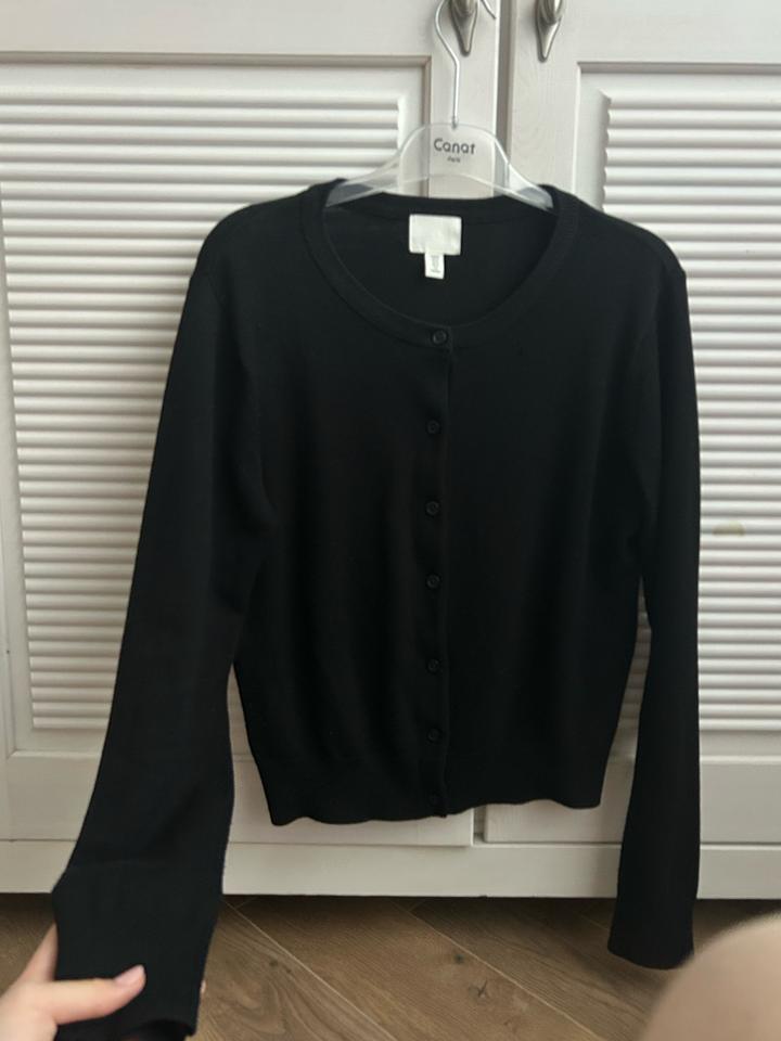 Черный кардиган H&M