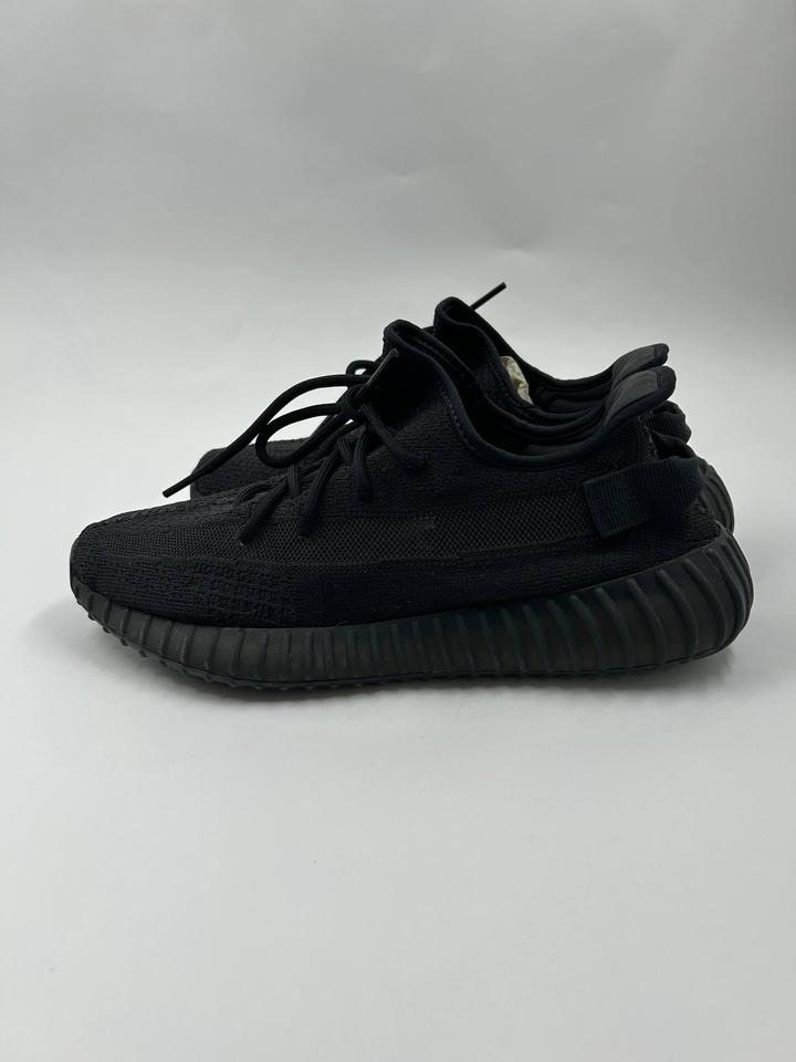 Кроссовки adidas yeezy
