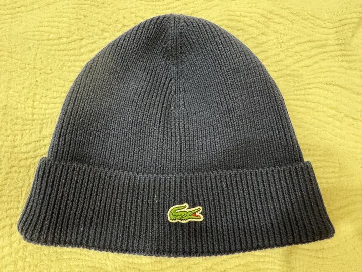 Шапка мужская Lacoste.