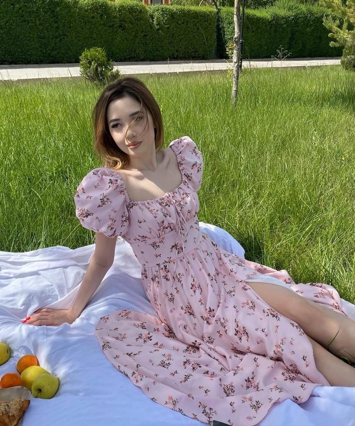 Платья