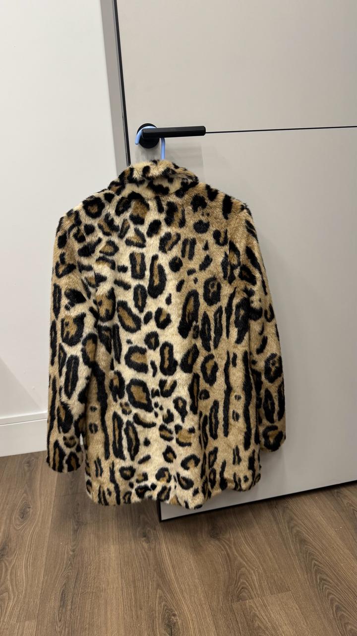 Шубка Bershka .