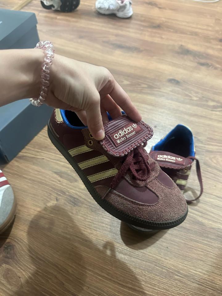 Кроссовки adidas