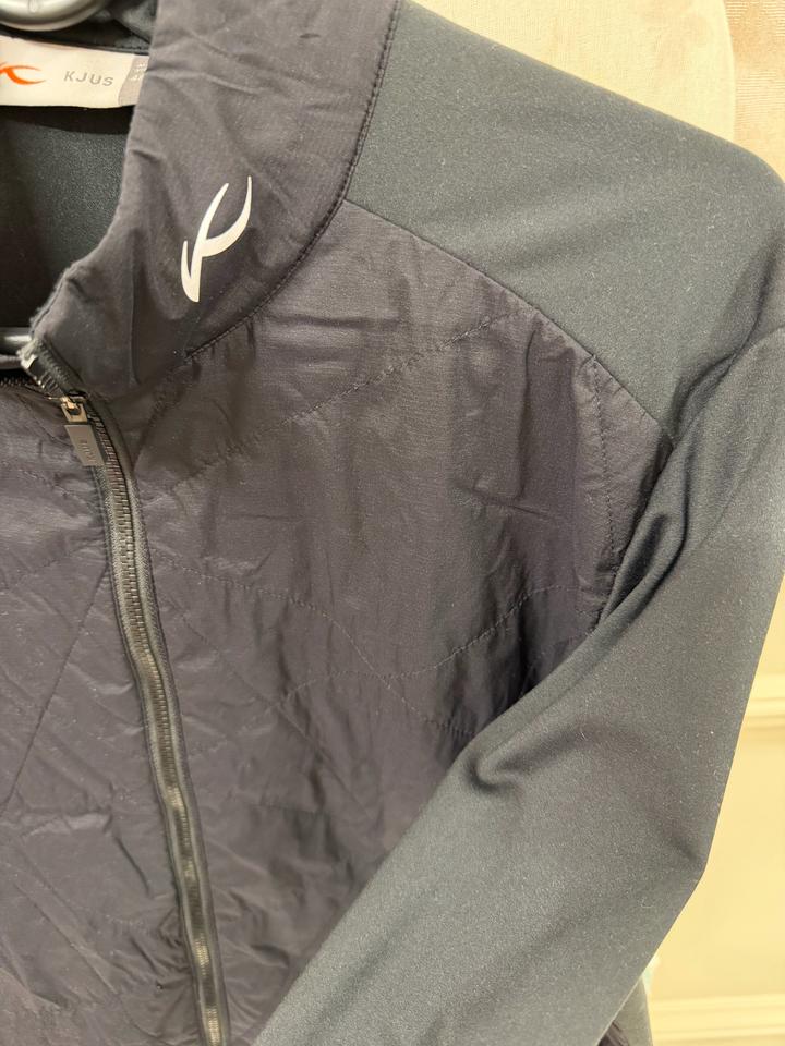 Легкая курточка (ветровка) KJus