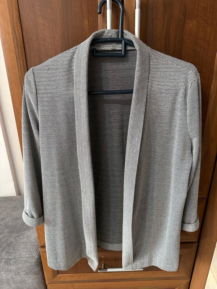 Трикотажный пиджак