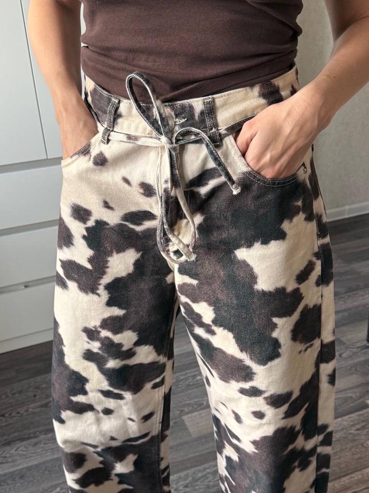 Джинсы с принтом