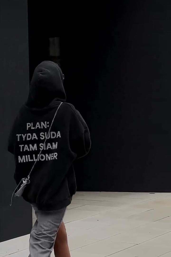 Худи от бренда rukami.kz