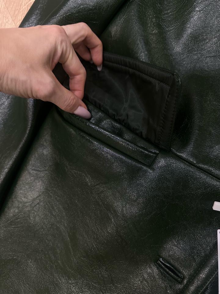 Зеленый кожаный плащ Mango